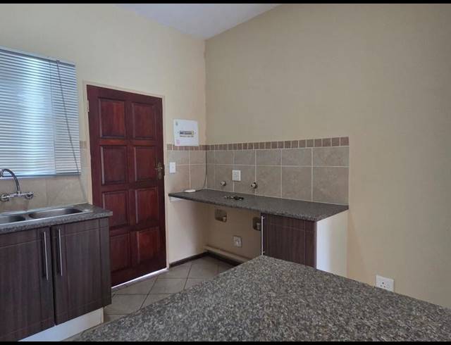 2 BEDROOM PROPERTY TO RENT IN MOOIKLOOF RIDGE ESTATE